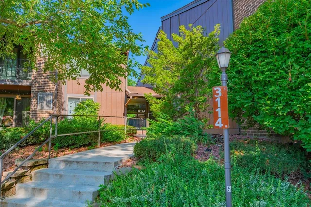 $299,000 | 3114 Creekview Drive, Unit 4, Middleton, WI 53562