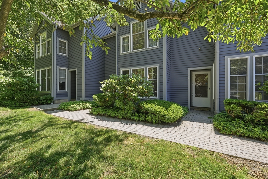 71 Amity Place, Unit 71 Amherst, MA 01002 - Photo 3 of 41