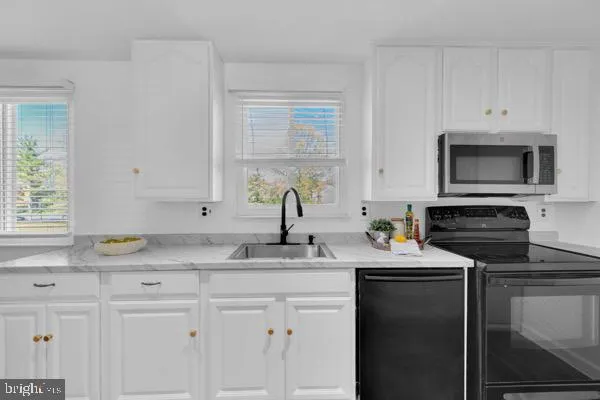 $569,999 | 5331 Larochelle Court, Alexandria, VA 22315