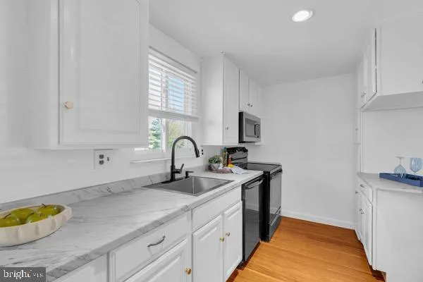 $569,999 | 5331 Larochelle Court, Alexandria, VA 22315