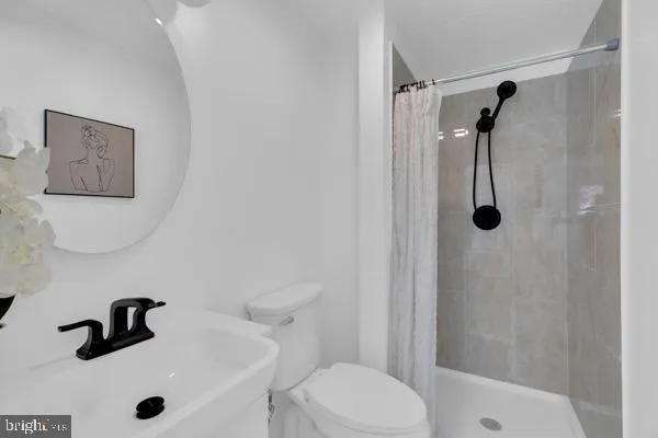 $569,999 | 5331 Larochelle Court, Alexandria, VA 22315