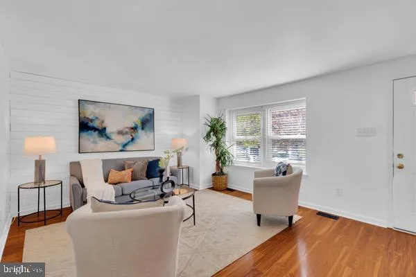 $569,999 | 5331 Larochelle Court, Alexandria, VA 22315