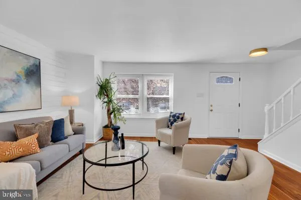 $569,999 | 5331 Larochelle Court, Alexandria, VA 22315