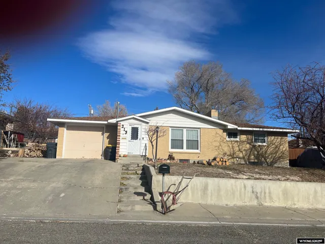 $349,000 | 213 East Kendrick Street, Rawlins, WY 82301