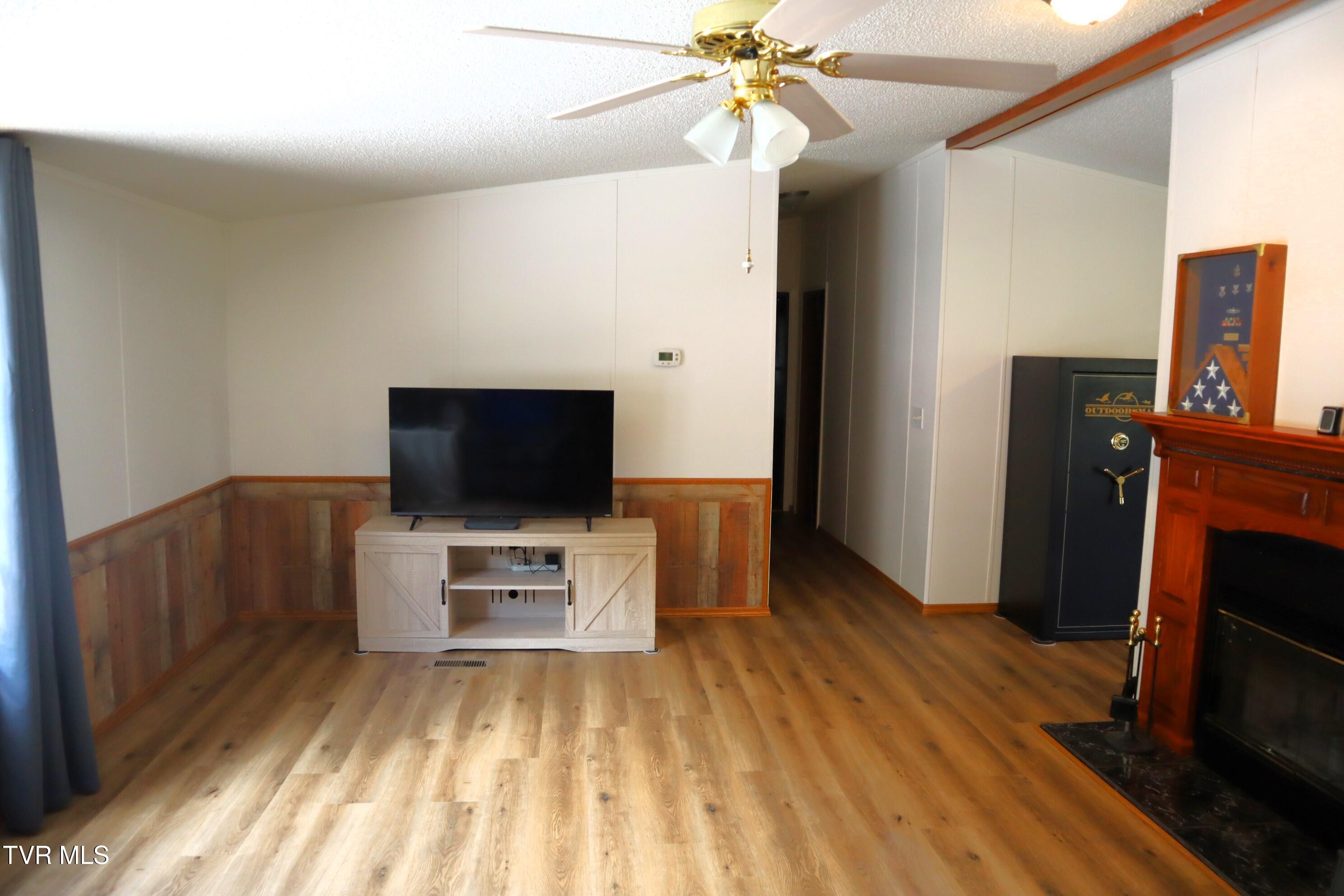3374 Old Kentucky Road West Mosheim, TN 37818 - Photo 31 of 98 IMG_2507