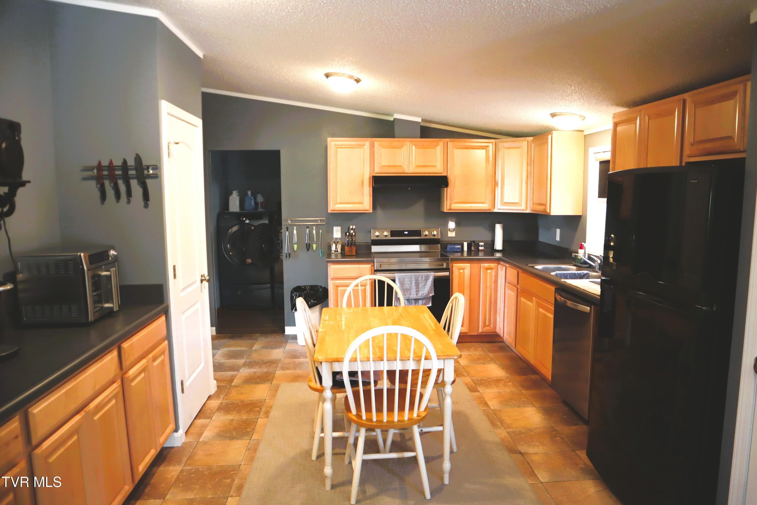 3374 Old Kentucky Road West Mosheim, TN 37818 - Photo 32 of 98 IMG_2504