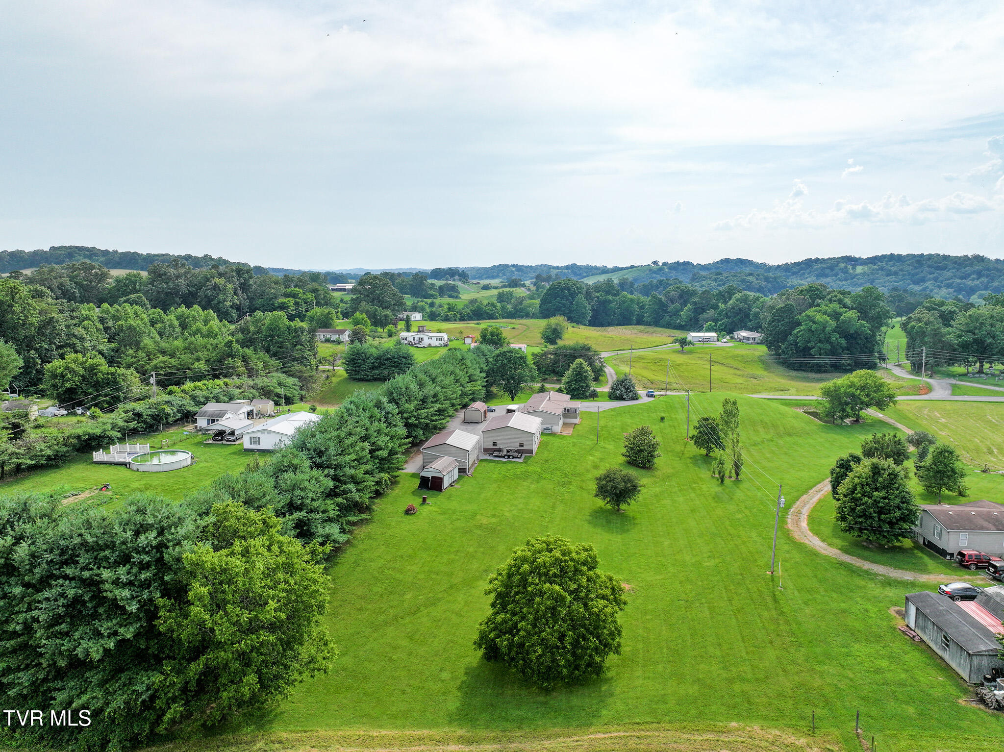 3374 Old Kentucky Road West Mosheim, TN 37818 - Photo 91 of 98 DJI_20250625172021_0110_D
