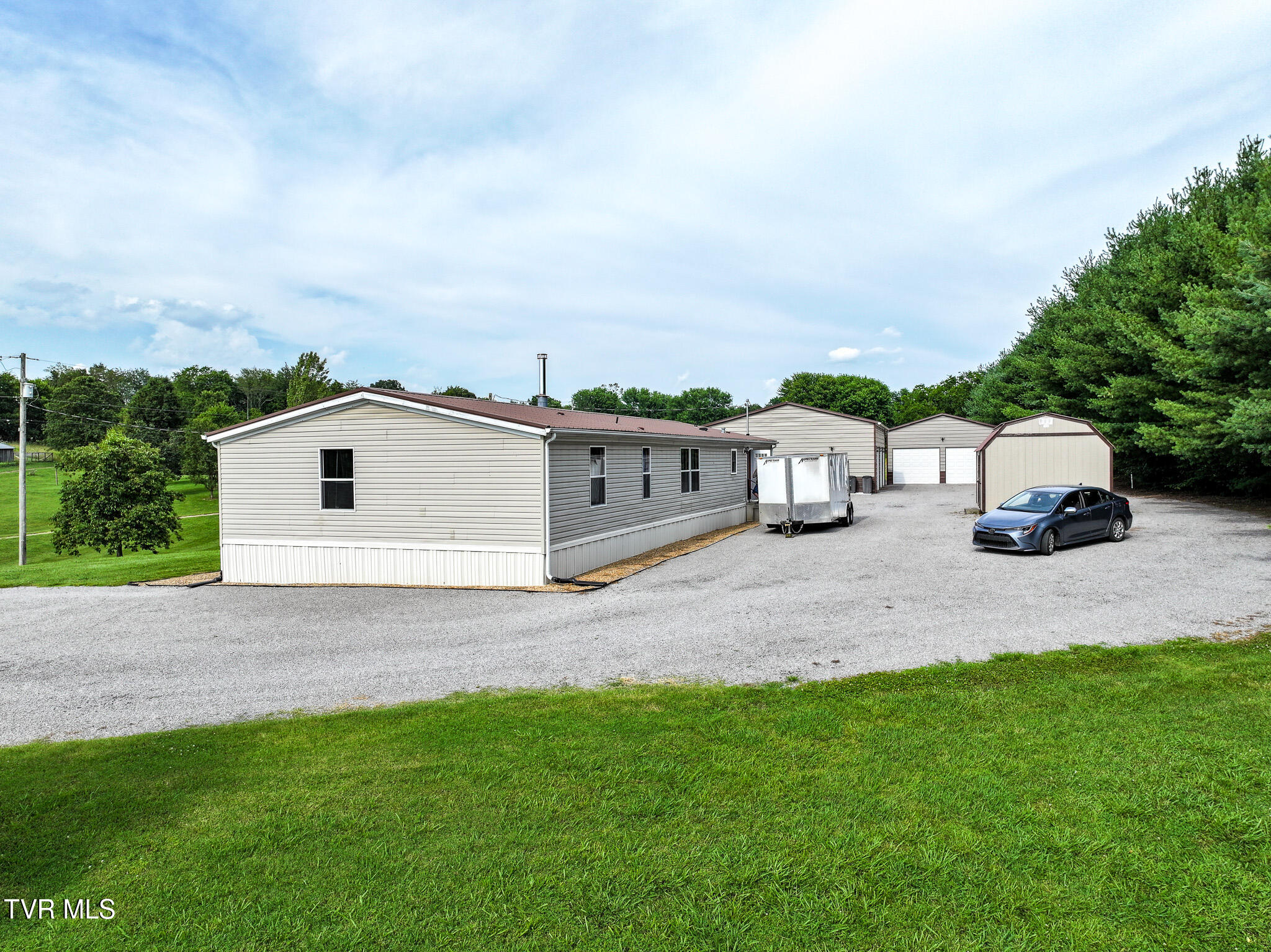 3374 Old Kentucky Road West Mosheim, TN 37818 - Photo 95 of 98 DJI_20250625172255_0117_D