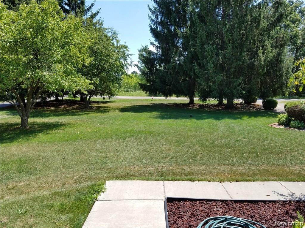 6501 Winans Lake Road Brighton, MI 48116 - Photo 8 of 71 20160727_145404.jpg