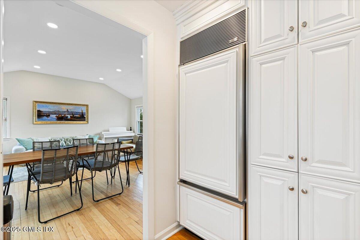 12 Mary Lane Riverside, CT 06878 - Photo 9 of 26 a view of a dining area with furniture