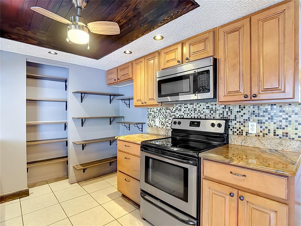 6391 Curtiss Lane Spring Hill, FL 34608 - Photo 14 of 59
