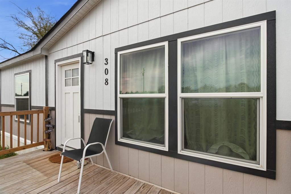 308 Largo Street Bonham, TX 75418 - Photo 10 of 24