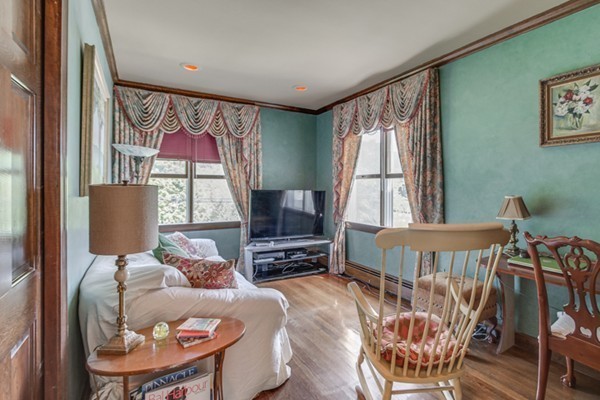 60 Beacon Street Marblehead, MA 01945 - Photo 11 of 30 Gallery Image 11