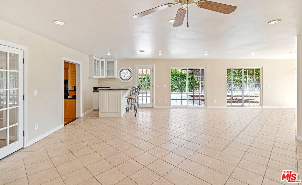5703 Parkmor Road Calabasas, CA 91302 - Photo 4 of 29 a view of a livingroom with furniture