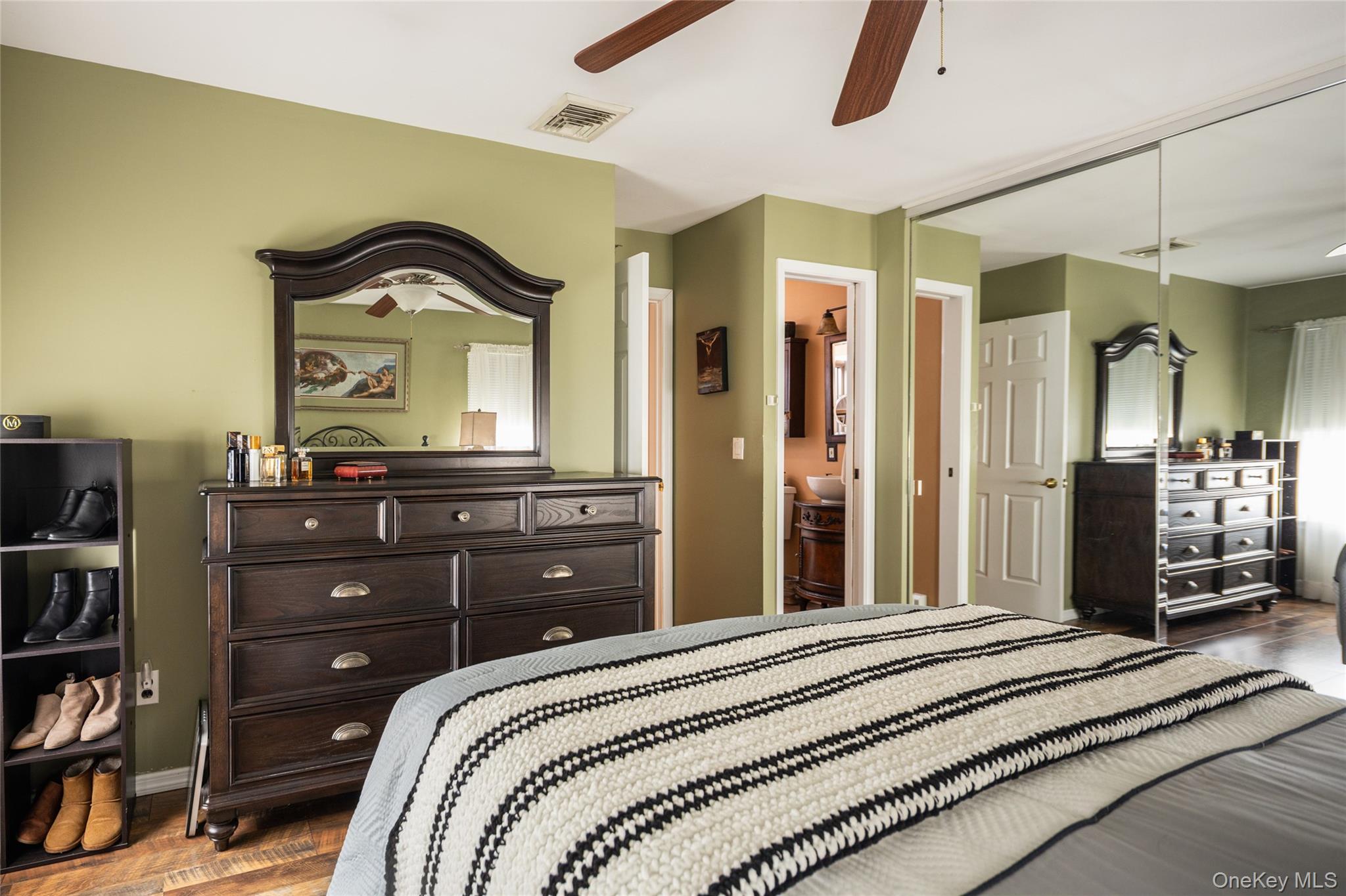 4 Mt Oak Place Ridge, NY 11961 - Photo 12 of 26
