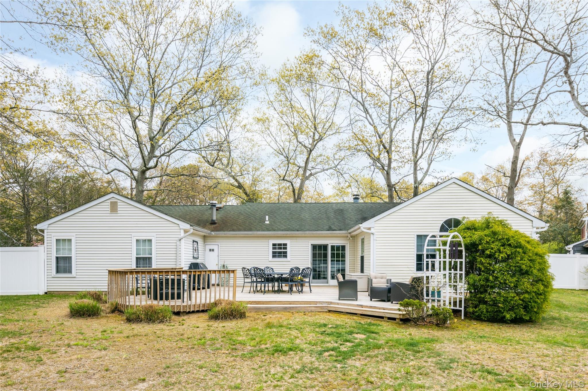 4 Mt Oak Place Ridge, NY 11961 - Photo 20 of 26