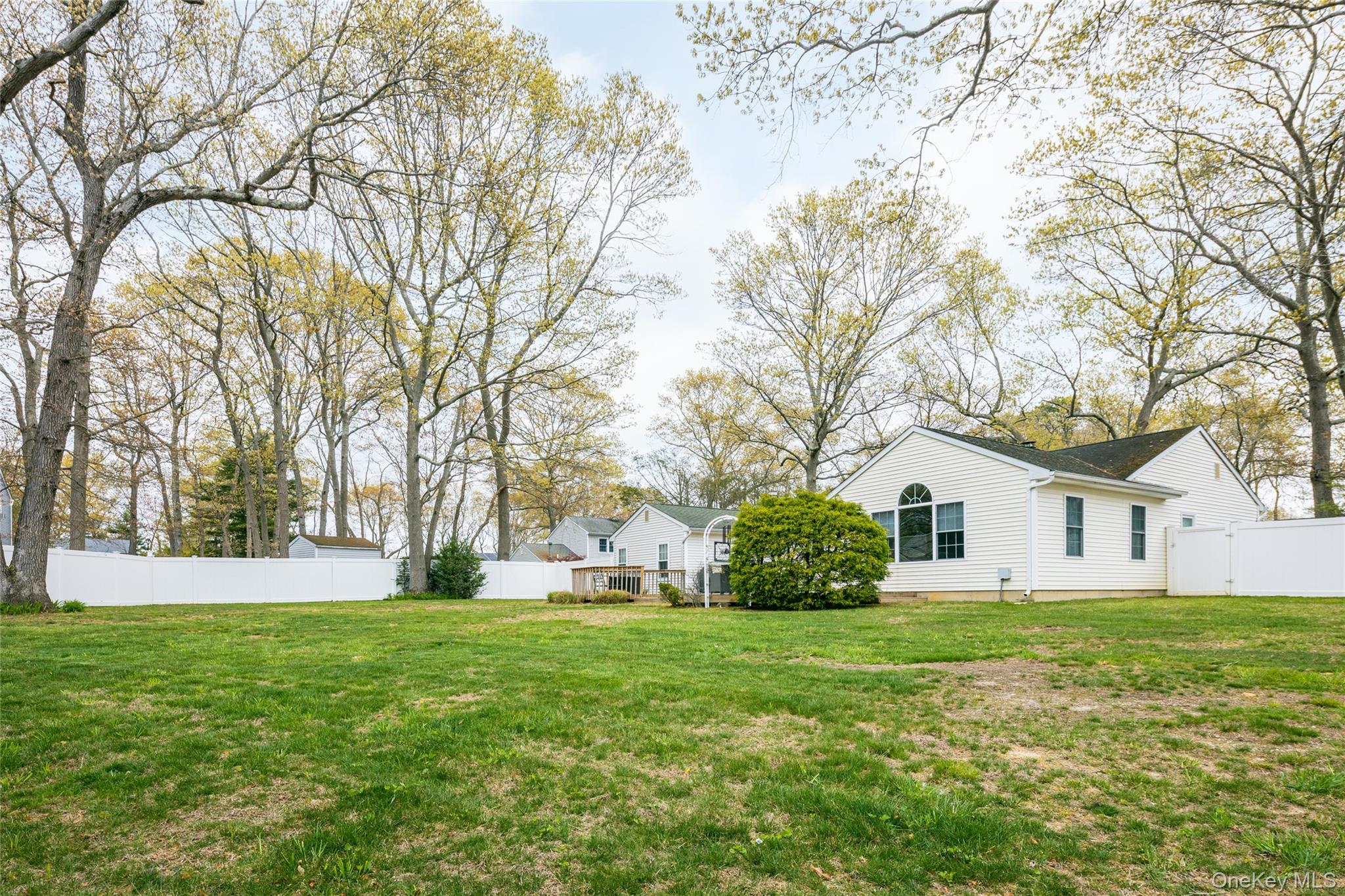 4 Mt Oak Place Ridge, NY 11961 - Photo 21 of 26