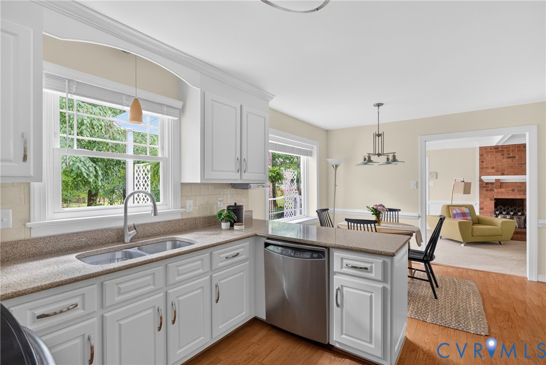 5710 Oak Knoll Road Midlothian, VA 23112 - Photo 22 of 66 Looking towards the Family Room