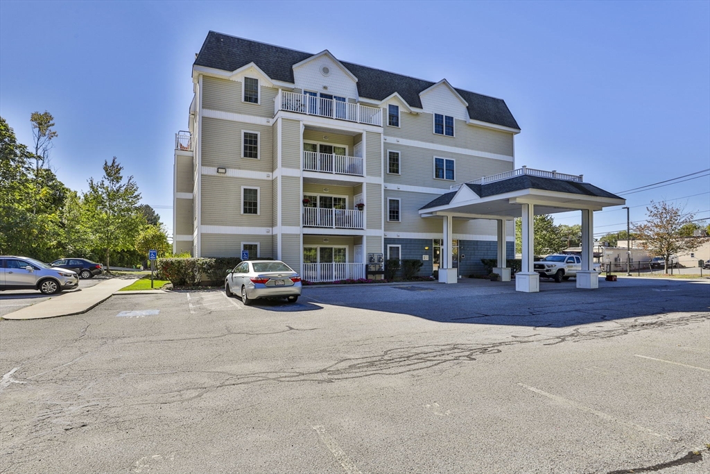 34 Burnham Road, Unit 202 Methuen, MA 01844 - Photo 1 of 27 Gallery Image 1