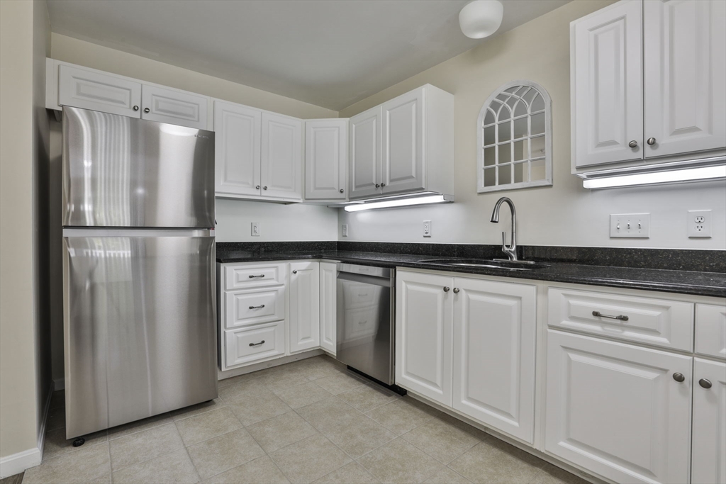 34 Burnham Road, Unit 202 Methuen, MA 01844 - Photo 5 of 27 Gallery Image 5