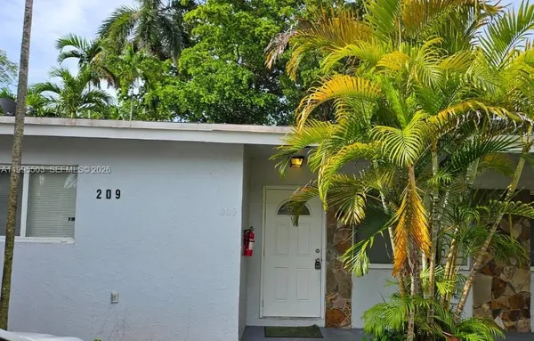 $2,650 | 209 Southwest 9th Street, Unit 209, Hallandale Beach, FL 33009