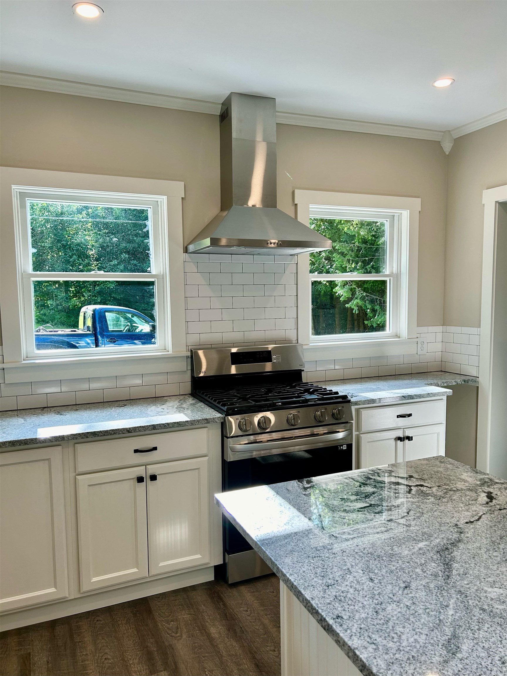 288 Cross Road Newport Town, VT 05857 - Photo 3 of 37