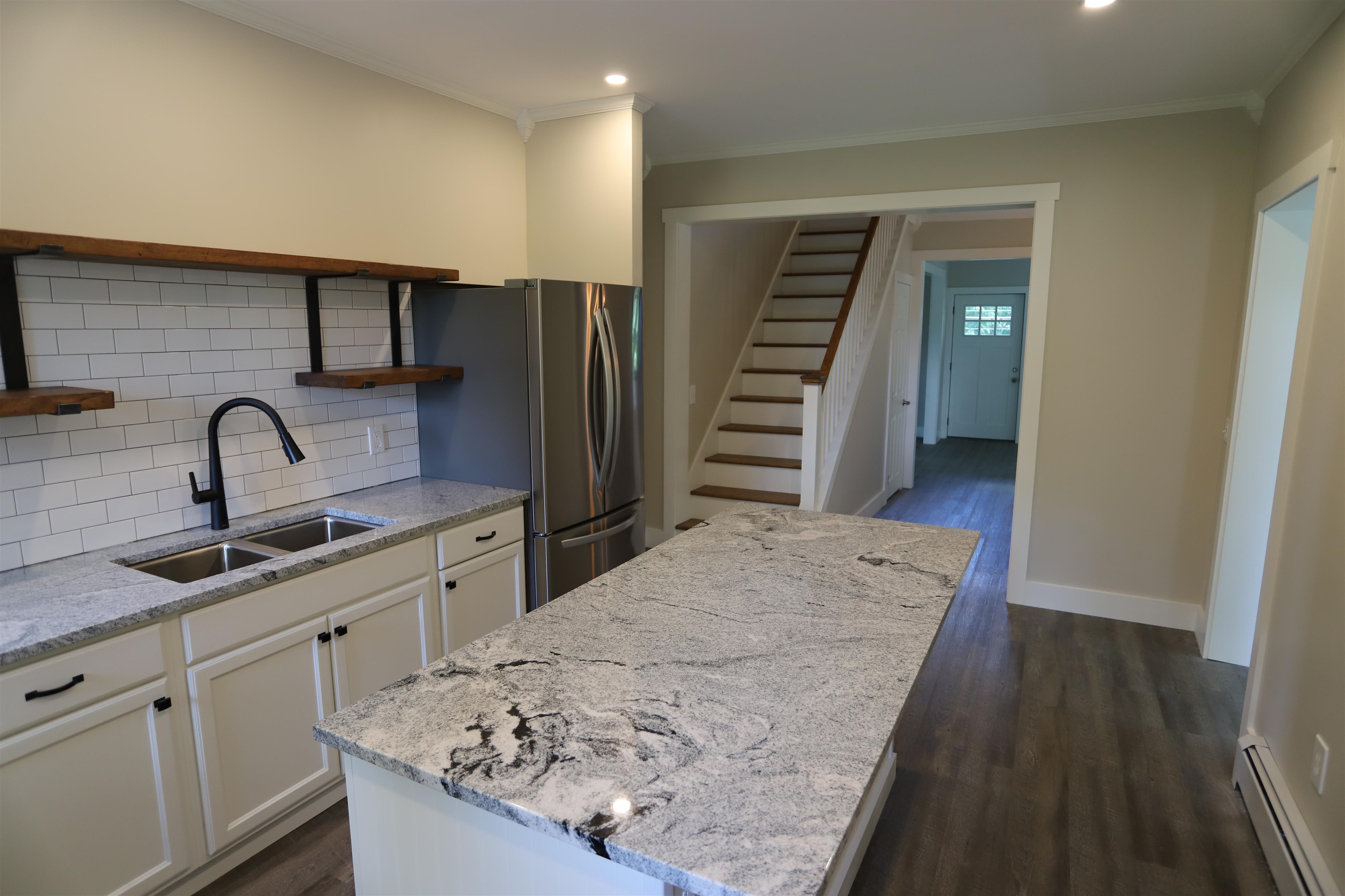 288 Cross Road Newport Town, VT 05857 - Photo 4 of 37