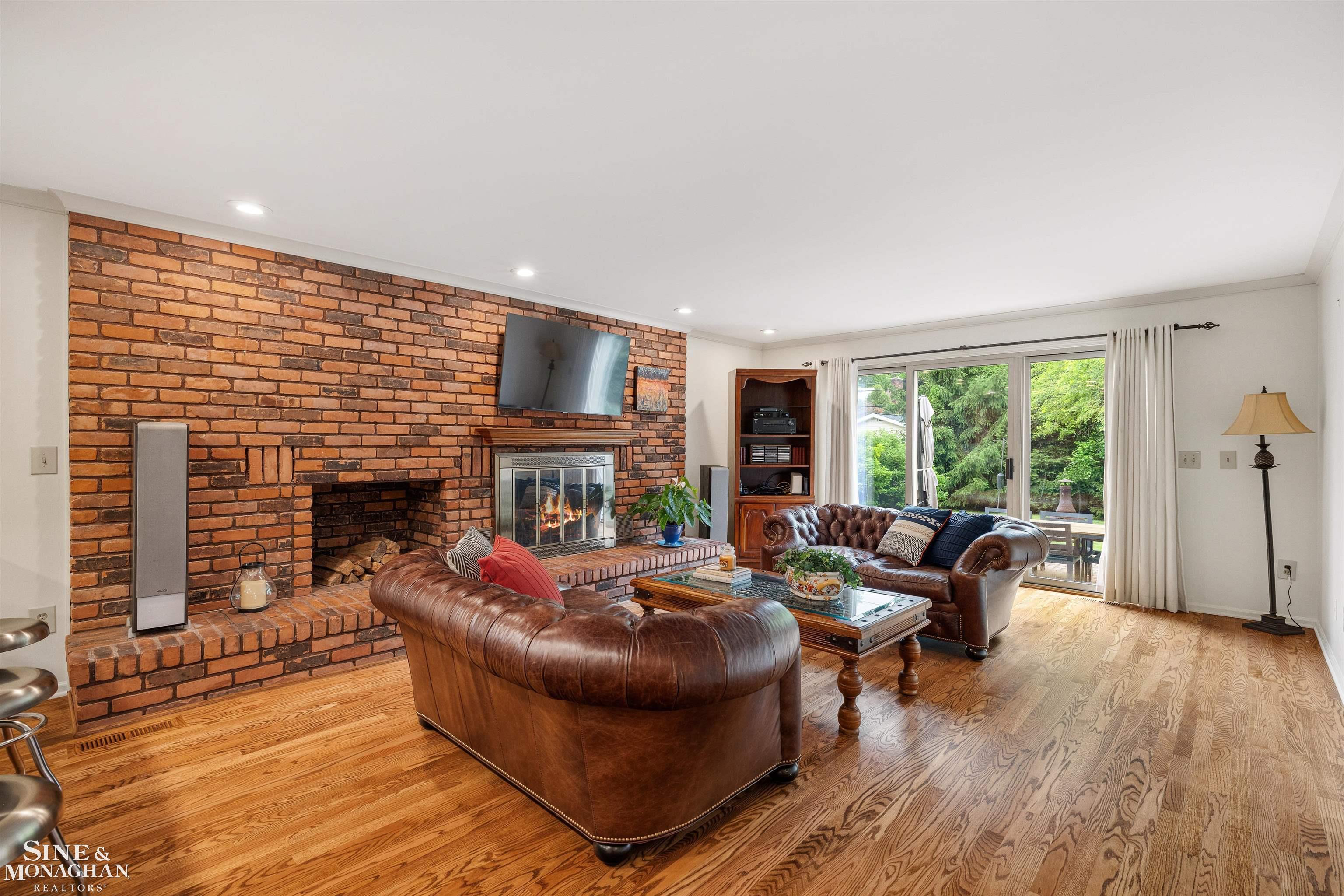 725 Fisher Road Grosse Pointe, MI 48230 - Photo 8 of 63 Family Room
