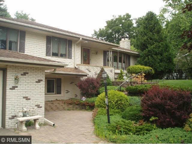 4948 Green Valley Road Minnetonka, MN 55345 - Photo 3 of 12