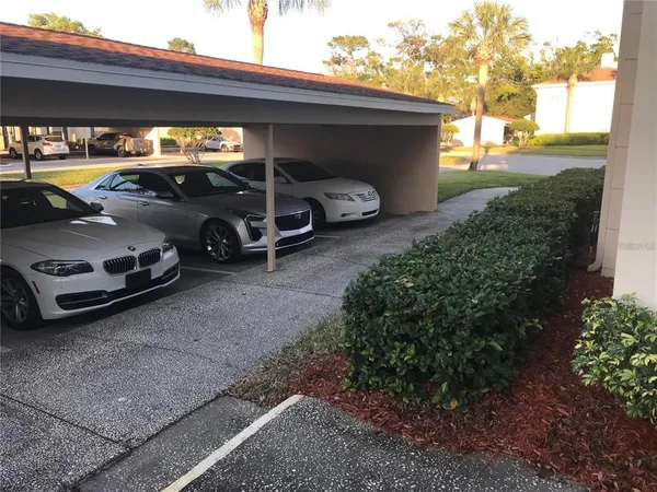 $2,500 | 10380 Carrollwood Lane, Unit 264, Tampa, FL 33618