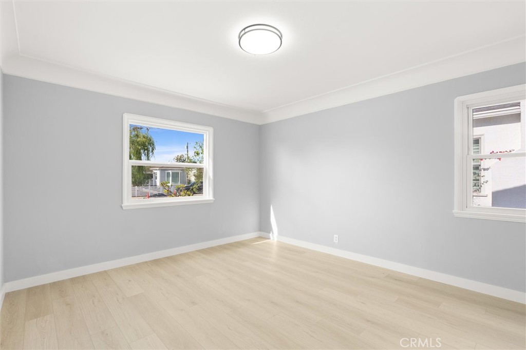 8460 Truxton Avenue Los Angeles, CA 90045 - Photo 26 of 41 an empty room with a window