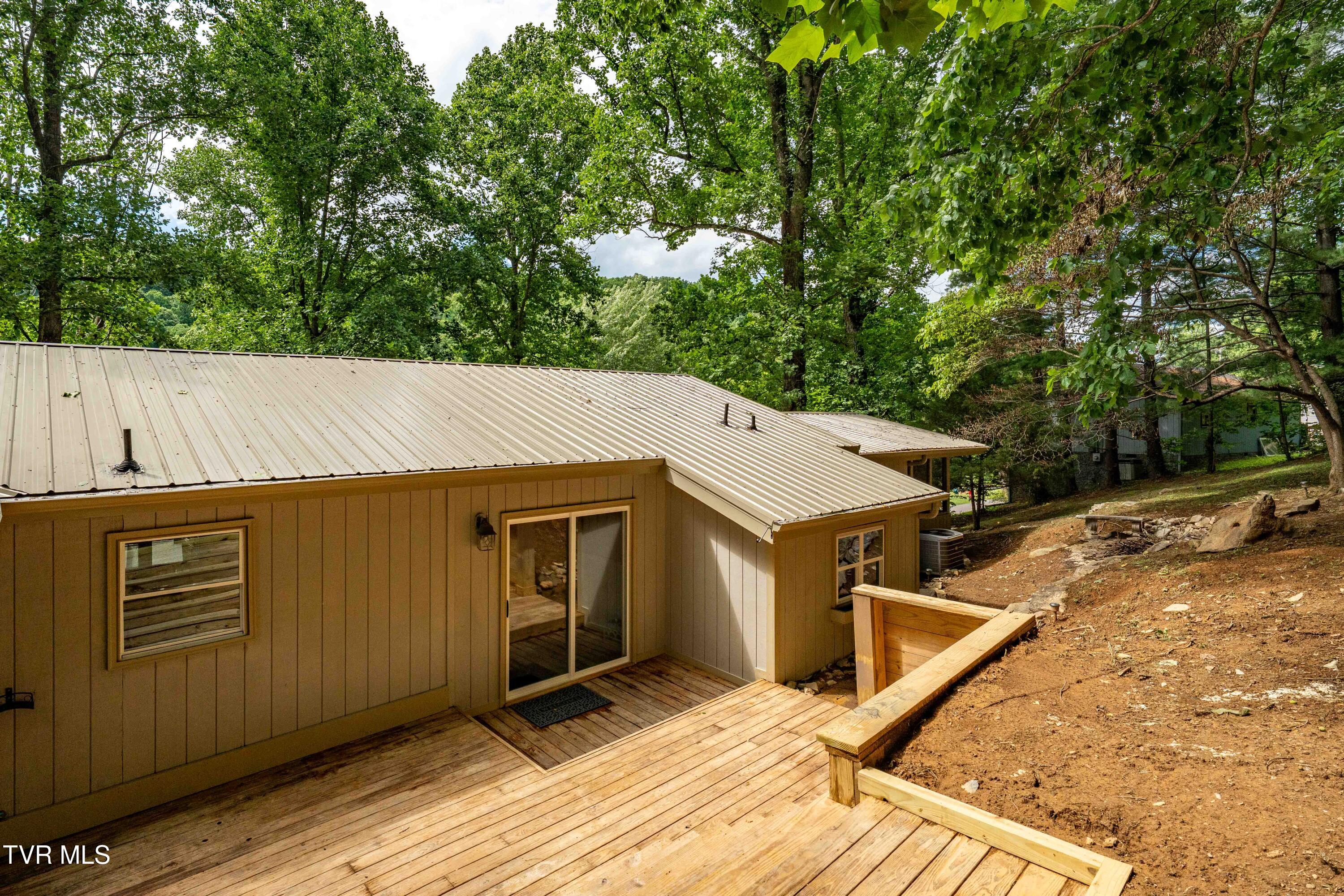 1113 Berry Road Elizabethton, TN 37643 - Photo 81 of 88 1113 Berry Rd (49 of 89)