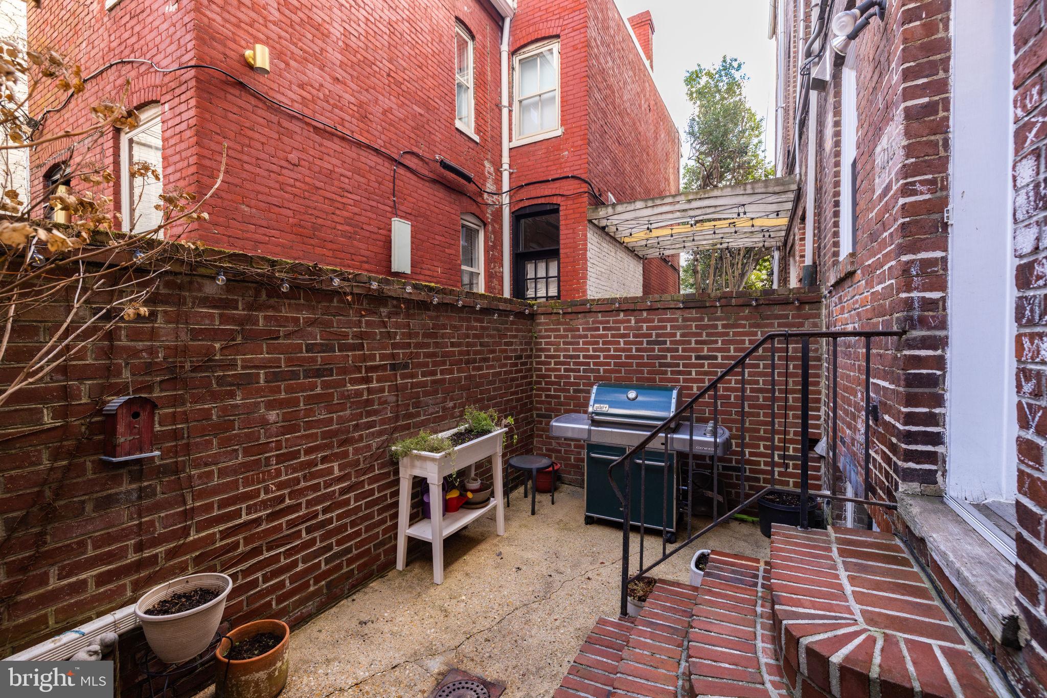 205 3rd Street Northeast Washington, DC 20002 - Photo 11 of 26 Grill area