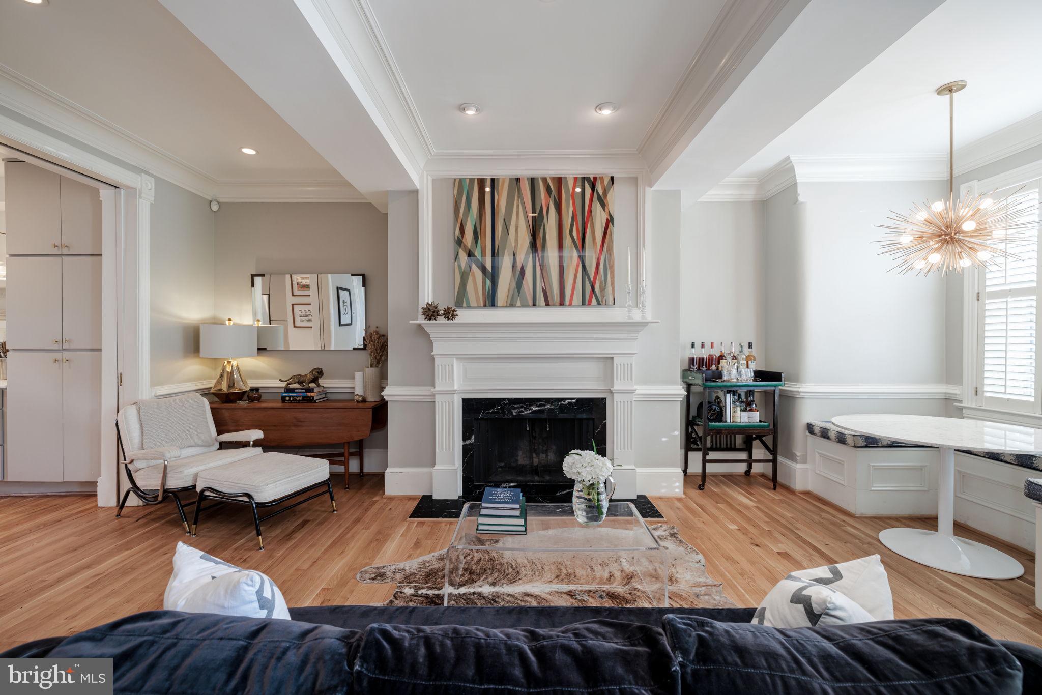 205 3rd Street Northeast Washington, DC 20002 - Photo 4 of 26 9 ft ceilings throughout main level