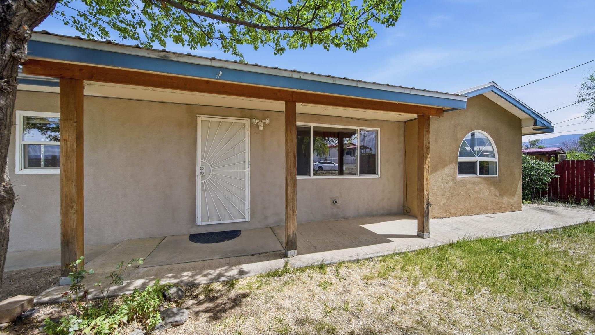 227 Herdner Road Taos, NM 87571 - Photo 2 of 35 Gallery Image 2