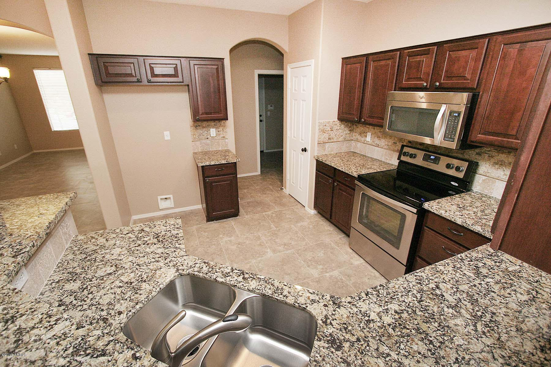 2314 West Carter Road Phoenix, AZ 85041 - Photo 8 of 21 Baseline Corridor Home For Sale