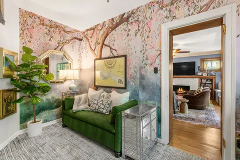 $450,000 | 5923 North Magnolia Avenue, Unit 3, Chicago, IL 60660