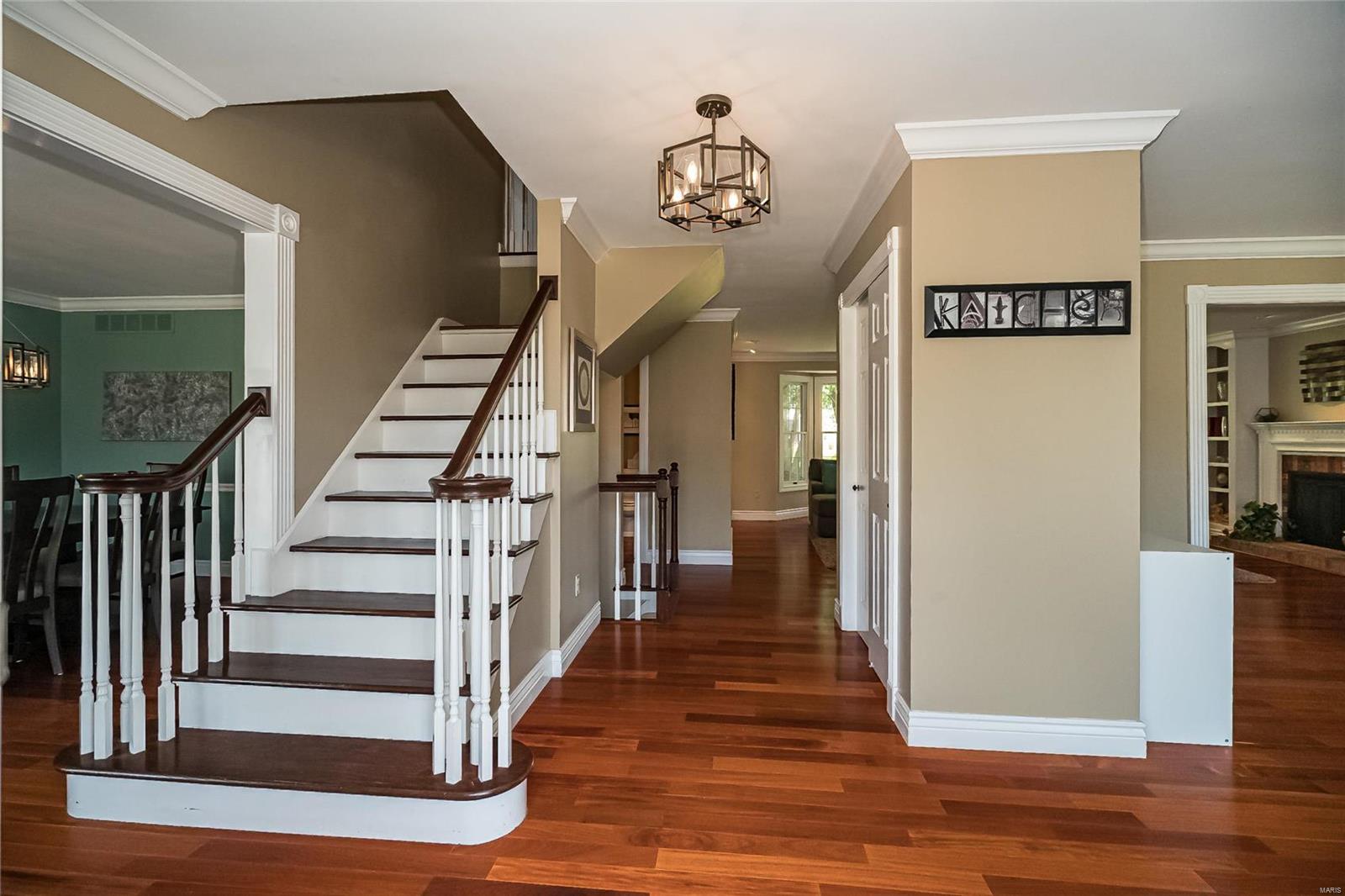 1938 Sumter Ridge Court Chesterfield, MO 63017 - Photo 3 of 33 Gallery Image 3