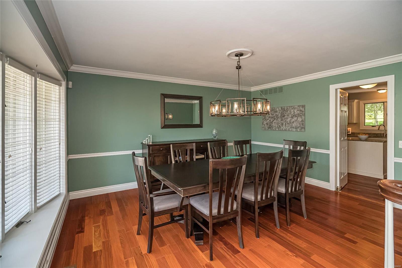 1938 Sumter Ridge Court Chesterfield, MO 63017 - Photo 4 of 33 Gallery Image 4