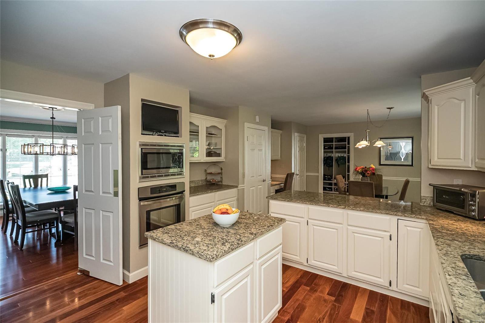 1938 Sumter Ridge Court Chesterfield, MO 63017 - Photo 8 of 33 Gallery Image 8
