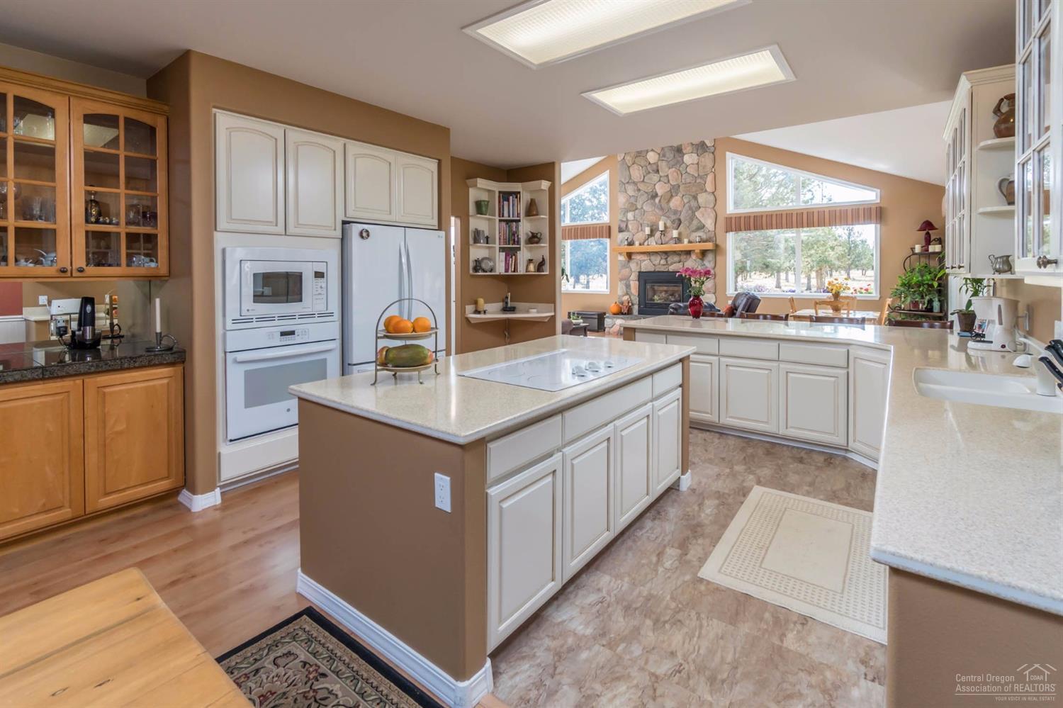 17939 Plainview Road Bend, OR 97703 - Photo 5 of 24 Additional Photo