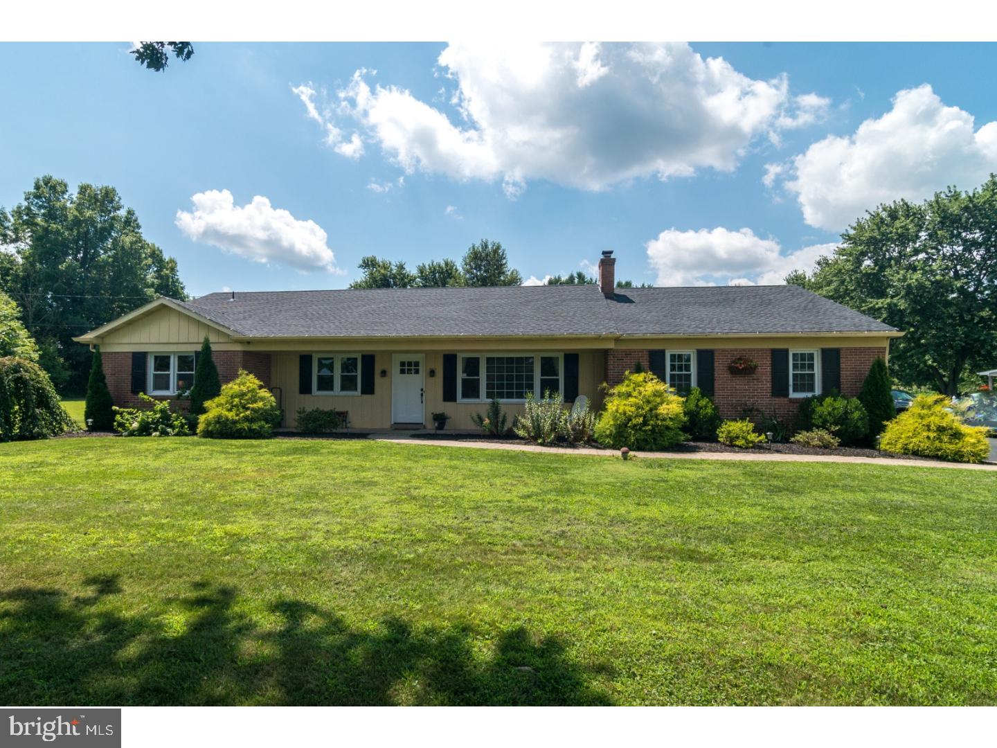 604 Welcome House Road Perkasie, PA 18944 - Photo 3 of 24 Front Yard
