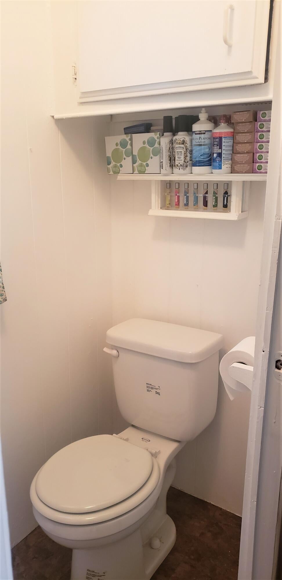 280 Turner Road Cave Junction, OR 97523 - Photo 29 of 38 Has shower & toilet .