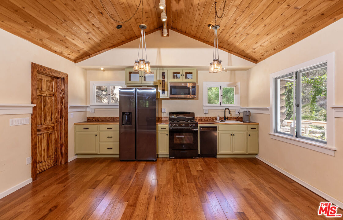 2961 Gorge Road Malibu, CA 90265 - Photo 4 of 58 Gallery Image 4
