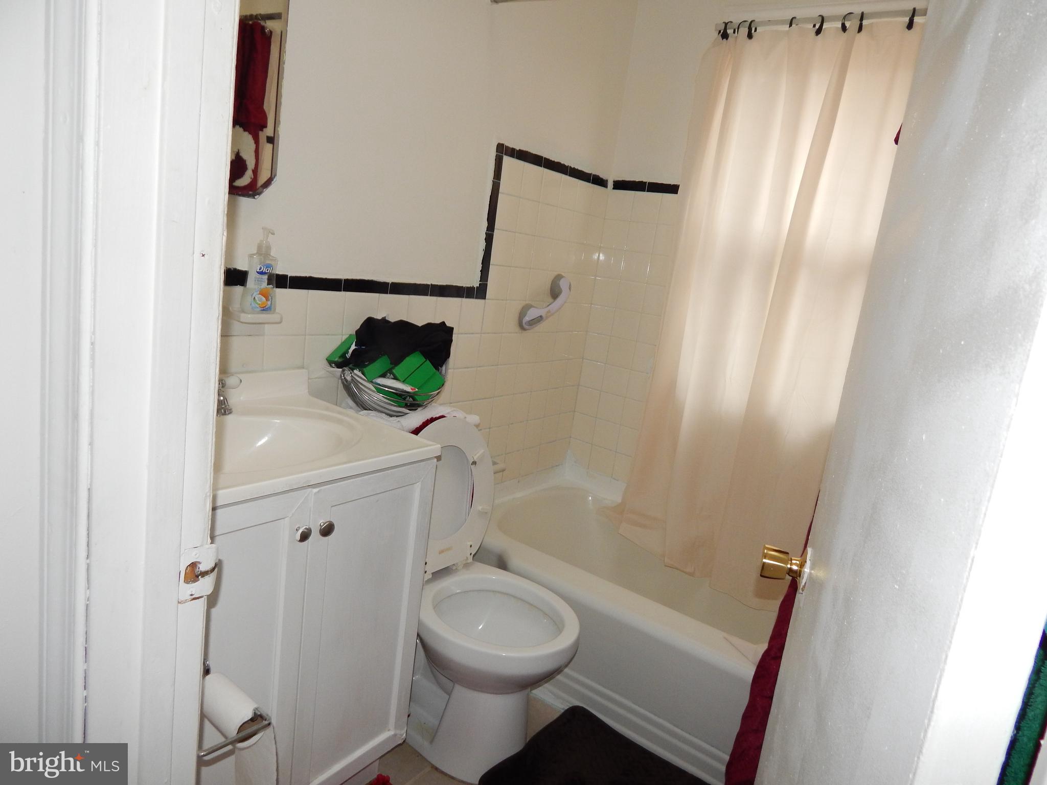 75 Springton Road Upper Darby, PA 19082 - Photo 25 of 34