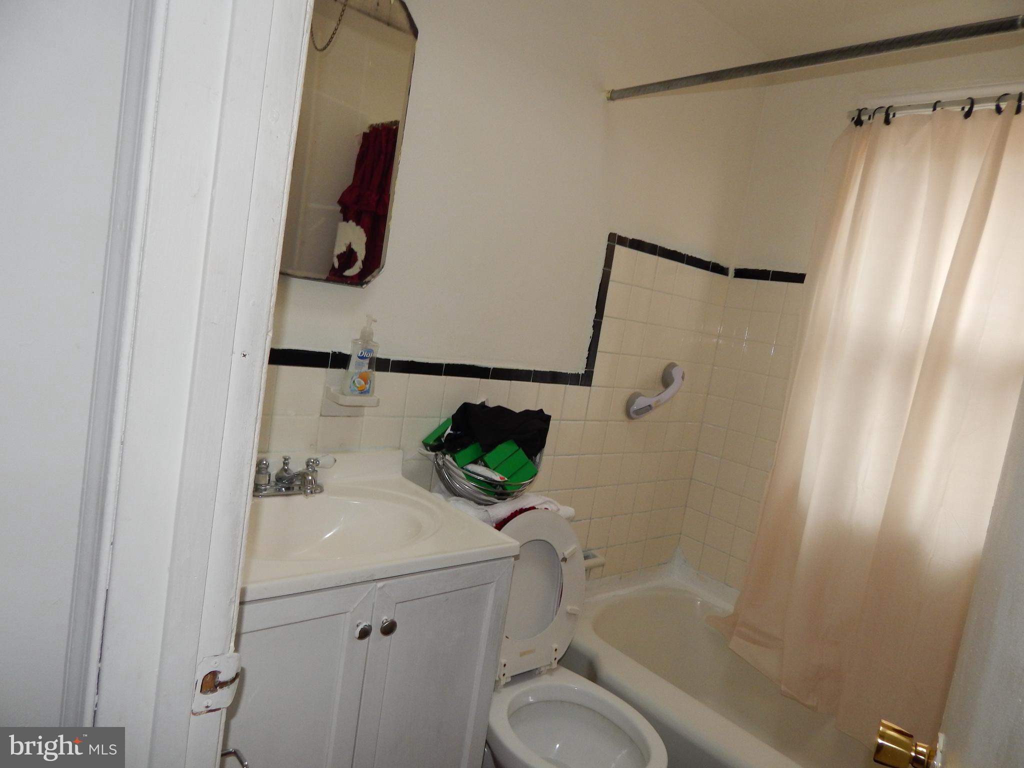 75 Springton Road Upper Darby, PA 19082 - Photo 26 of 34