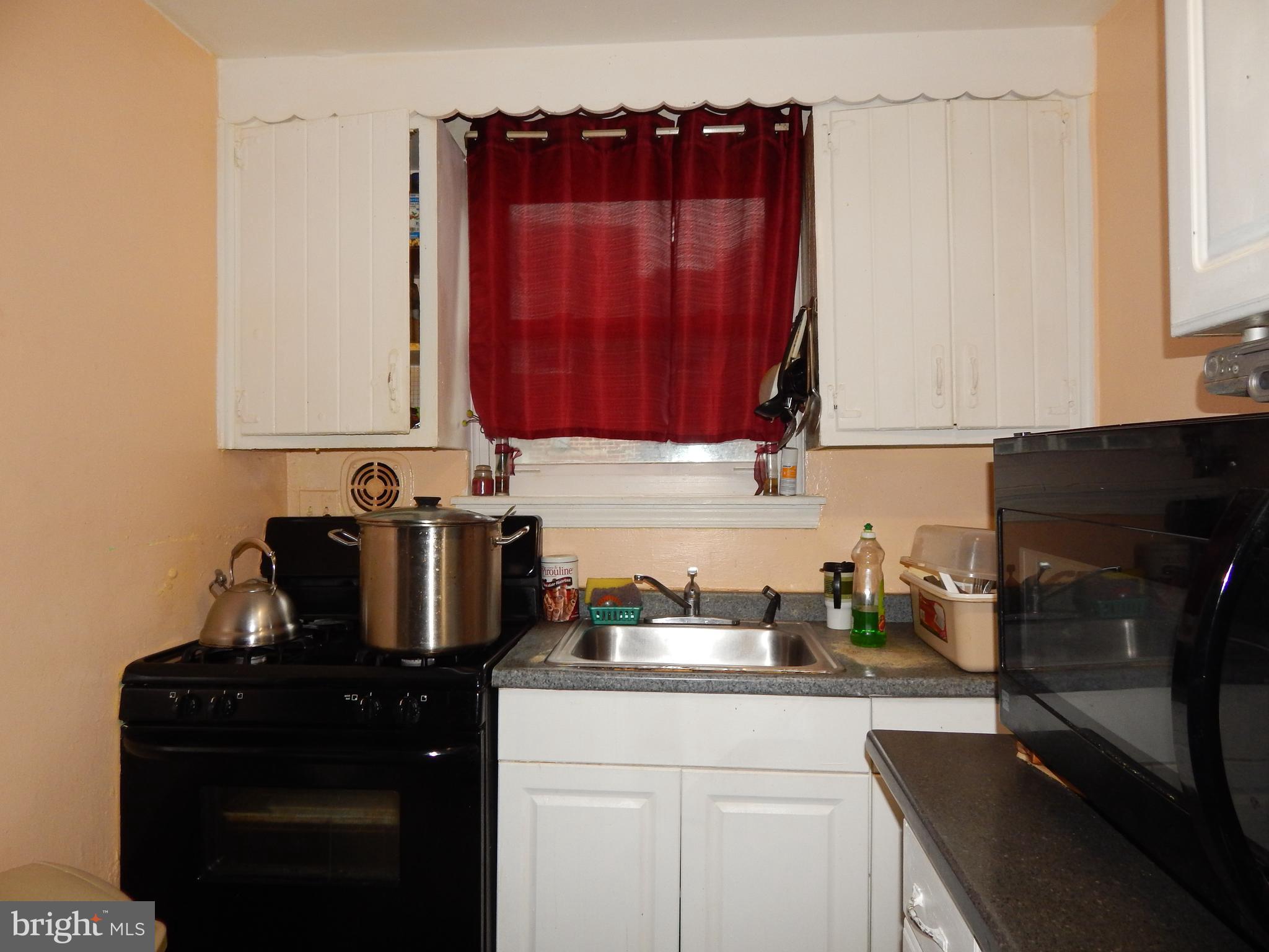 75 Springton Road Upper Darby, PA 19082 - Photo 7 of 34