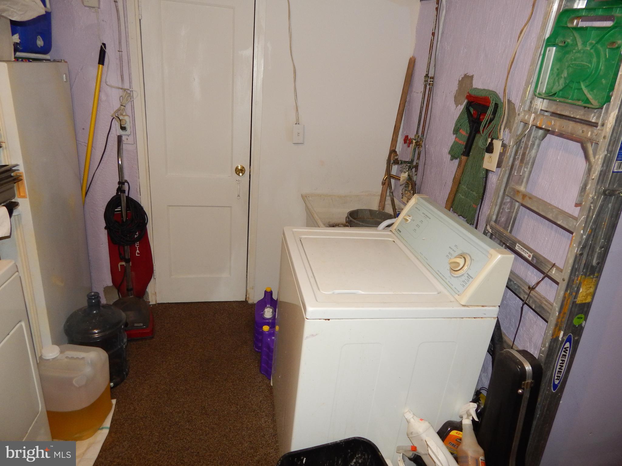 75 Springton Road Upper Darby, PA 19082 - Photo 9 of 34