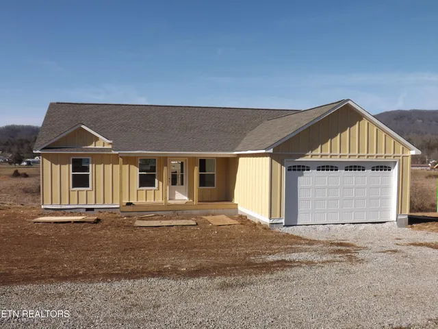 $400,000 | 955 Shawanee Road, Harrogate, TN 37752