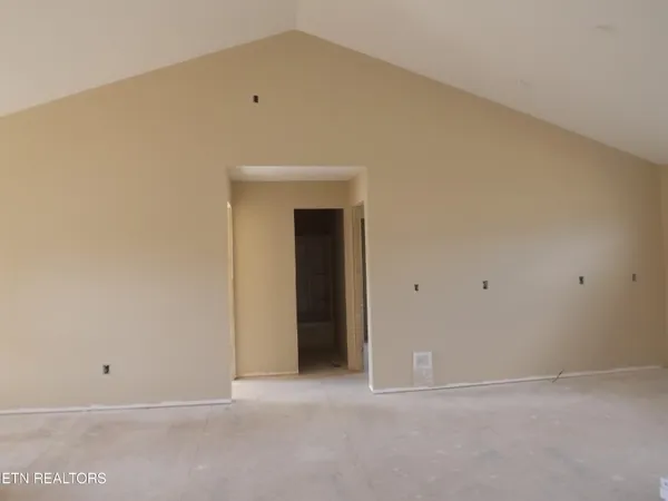 $400,000 | 955 Shawanee Road, Harrogate, TN 37752